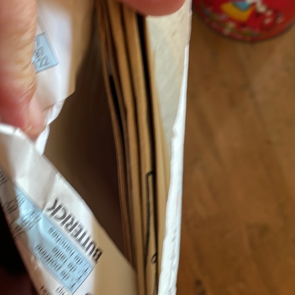 Vintage Buttons and Pattern - Picture 4 of 11